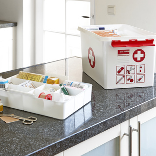 Q-line boîte de premiers secours avec insert 22L blanc rouge
